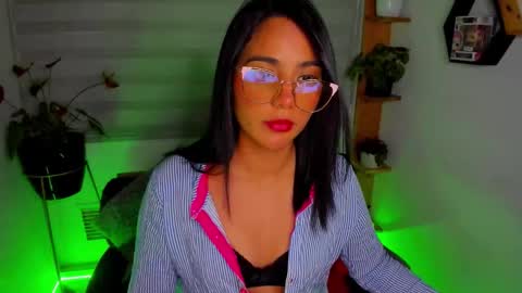 Snapshot of sweet_lina1 chatting on 02/27/26, 01:49 Lina online show from 02/27/26, 01:49