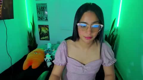 Snapshot of sweet_lina1 chatting on 03/10/26, 01:10 Lina online show from 03/10/26, 01:10