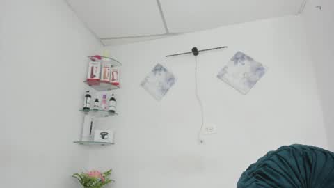 sweet_litle online show from 06/23/26, 02:42