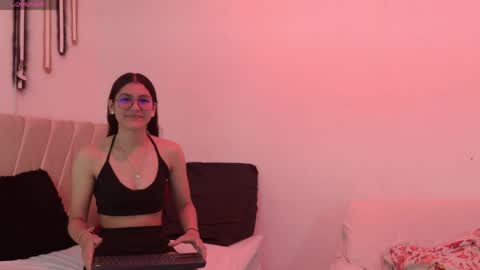 Snapshot of sweet_litle_ chatting on 05/02/26, 12:32 Mia online show from 05/02/26, 12:32