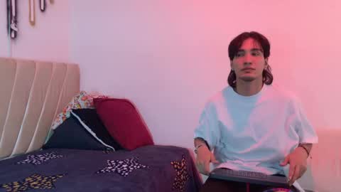Snapshot of sweet_litle_ chatting on 05/22/26, 12:11 Mia online show from 05/22/26, 12:11