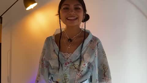 Snapshot of sweet_littleee chatting on 04/24/26, 06:32 free private online show from 04/24/26, 06:32
