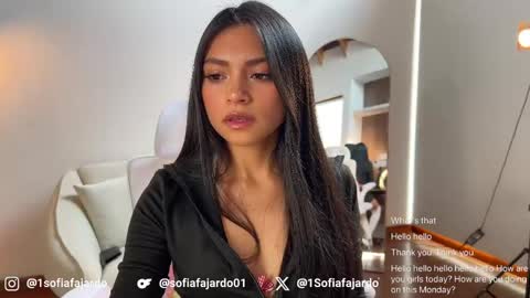 Snapshot of sweet_littleee chatting on 04/27/26, 03:10 free private online show from 04/27/26, 03:10