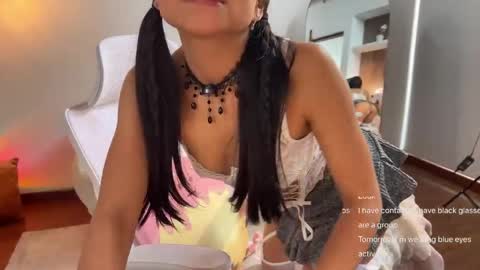 Snapshot of sweet_littleee chatting on 04/28/26, 02:22 free private online show from 04/28/26, 02:22