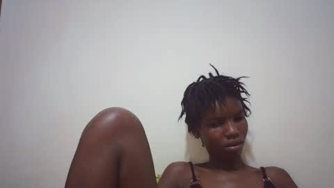 Snapshot of sweet_liz6510 chatting on 05/17/26, 11:06 Liz online show from 05/17/26, 11:06