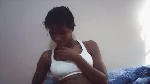 Snapshot of sweet_liz6510 chatting on 05/25/26, 12:33 Liz online show from 05/25/26, 12:33