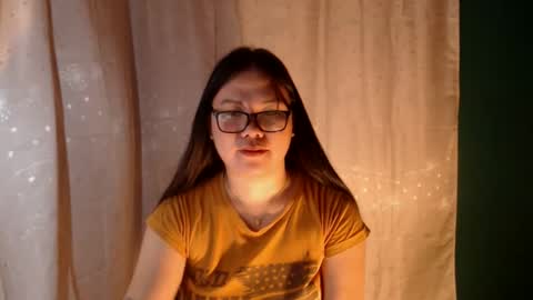 Snapshot of sweet_loverxxx chatting on 09/23/25, 04:32 Dimple online show from 09/23/25, 04:32