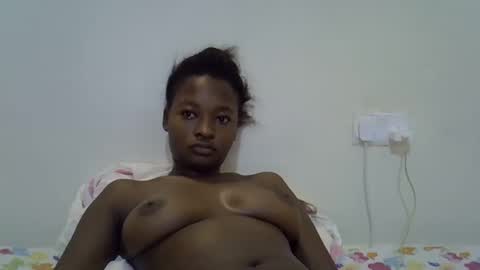 Snapshot of sweet_lunaz chatting on 10/26/25, 01:22 sweet_lunaz online show from 10/26/25, 01:22