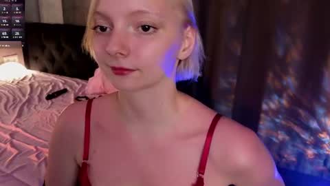 Snapshot of sweet_lynx chatting on 07/23/26, 04:16 Lana online show from 07/23/26, 04:16