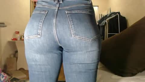 Snapshot of sweet_martinique chatting on 10/06/25, 06:49 TexasPAWG101 online show from 10/06/25, 06:49