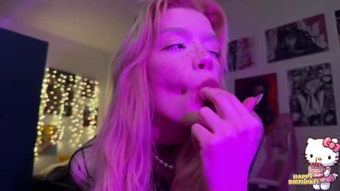 Melissa. Join me on Fansly link in social medias online show from 01/20/25, 04:55