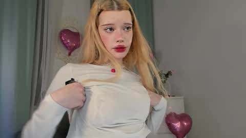 Snapshot of sweet_melissa133 chatting on 02/13/26, 09:00 Melissa. Join me on Fansly link in social medias online show from 02/13/26, 09:00