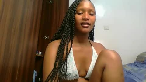 Snapshot of sweet_melod chatting on 02/03/26, 03:28 Linda online show from 02/03/26, 03:28