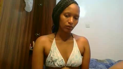Snapshot of sweet_melod chatting on 02/05/26, 04:06 Linda online show from 02/05/26, 04:06
