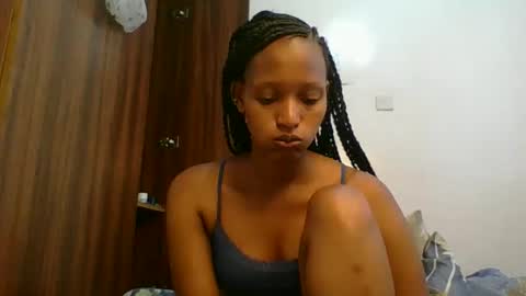 Snapshot of sweet_melod chatting on 02/07/26, 04:38 Linda online show from 02/07/26, 04:38
