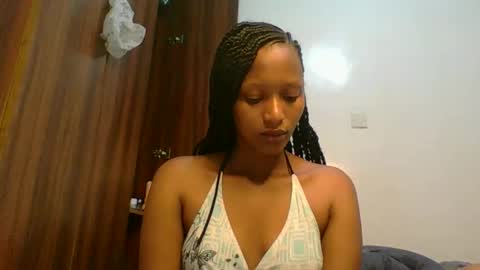 Snapshot of sweet_melod chatting on 02/09/26, 03:21 Linda online show from 02/09/26, 03:21