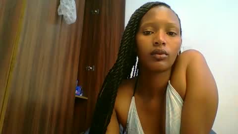 Snapshot of sweet_melod chatting on 02/11/26, 07:02 Linda online show from 02/11/26, 07:02