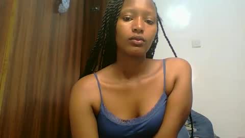 Snapshot of sweet_melod chatting on 02/15/26, 02:41 Linda online show from 02/15/26, 02:41