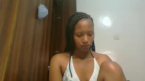 Snapshot of sweet_melod chatting on 02/16/26, 02:51 Linda online show from 02/16/26, 02:51