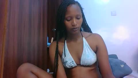 Snapshot of sweet_melod chatting on 02/16/26, 02:57 Linda online show from 02/16/26, 02:57