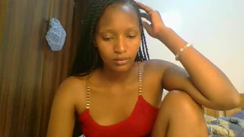 Snapshot of sweet_melod chatting on 02/23/26, 04:04 Linda online show from 02/23/26, 04:04