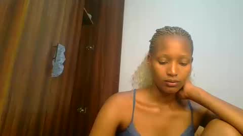 Snapshot of sweet_melod chatting on 03/11/26, 02:28 Linda online show from 03/11/26, 02:28