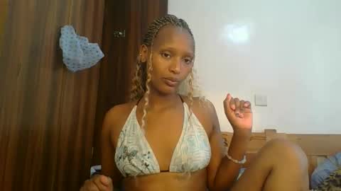 Snapshot of sweet_melod chatting on 03/14/26, 10:32 Linda online show from 03/14/26, 10:32