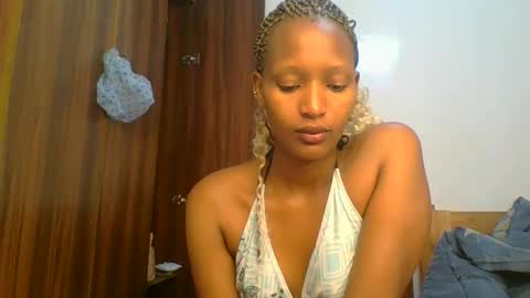 Snapshot of sweet_melod chatting on 03/15/26, 01:55 Linda online show from 03/15/26, 01:55