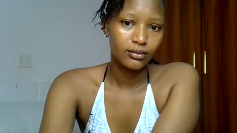 Snapshot of sweet_melod chatting on 05/24/26, 03:00 Linda online show from 05/24/26, 03:00