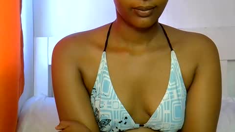 Snapshot of sweet_melod chatting on 06/05/26, 06:09 Linda online show from 06/05/26, 06:09