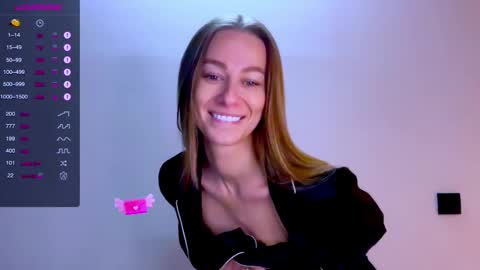 Mia online show from 09/30/25, 12:10