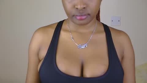 Snapshot of sweet_miah12 chatting on 03/18/26, 06:44 Queen debby online show from 03/18/26, 06:44