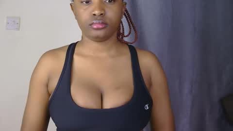 Snapshot of sweet_miah12 chatting on 04/04/26, 03:09 Queen debby online show from 04/04/26, 03:09