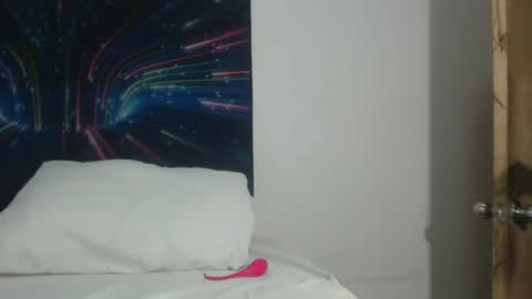 Snapshot of sweet_miamia chatting on 09/22/25, 11:40 sweet_miamia online show from 09/22/25, 11:40