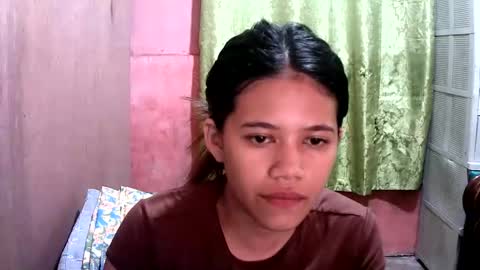 sweet_milkshake2004 online show from 10/16/25, 01:06