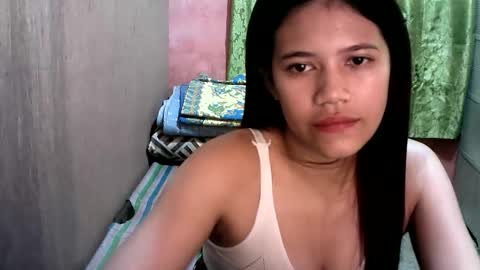 sweet_milkshake2004 online show from 10/19/25, 02:23