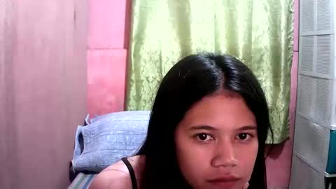 sweet_milkshake2004 online show from 10/25/25, 12:51