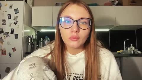 Emili online show from 12/03/24, 03:20
