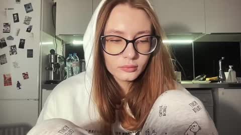 Emili online show from 01/04/25, 04:23