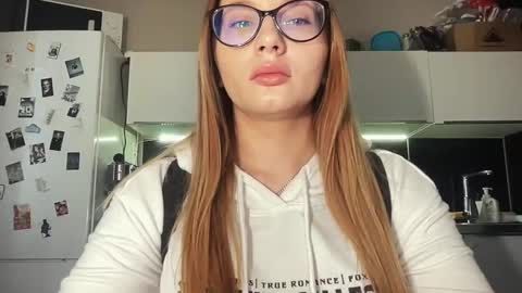Emili online show from 01/12/25, 03:49