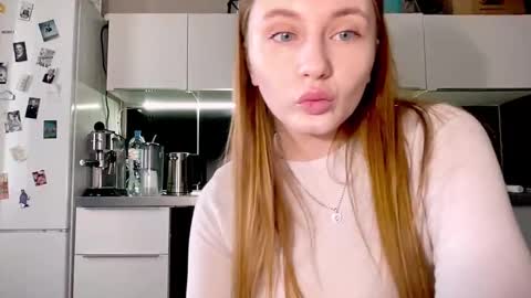 Emili online show from 01/22/25, 05:05