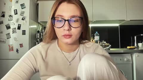 Emili online show from 01/28/25, 03:36
