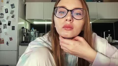 Emili online show from 02/05/25, 05:20