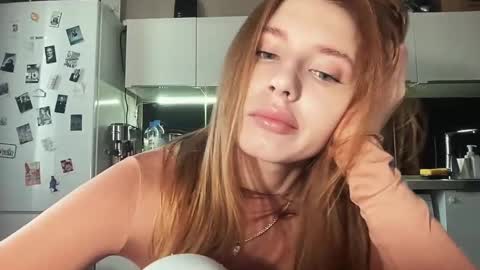 Emili online show from 02/09/25, 05:08