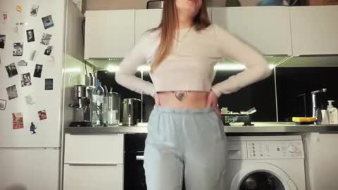 Emili online show from 02/22/25, 03:34