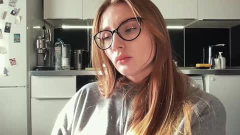 Emili online show from 02/28/25, 07:05