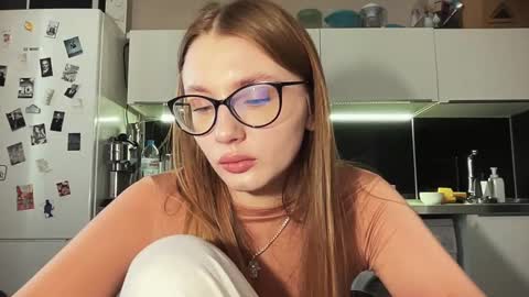 Emili online show from 03/02/25, 03:34