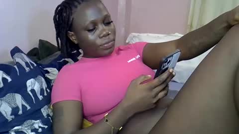 Snapshot of sweet_monalisa93 chatting on 10/13/25, 06:46 Lisa online show from 10/13/25, 06:46