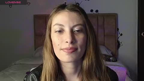 Snapshot of sweet_moon_v_ chatting on 01/11/26, 12:48 sweet_moon_v_ online show from 01/11/26, 12:48