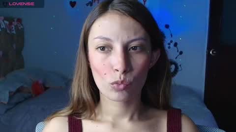 Snapshot of sweet_moon_v_ chatting on 02/22/26, 12:01 sweet_moon_v_ online show from 02/22/26, 12:01